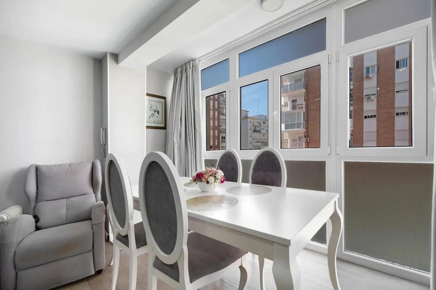 Cozy Room In Stylish Flat Just Steps From The Beach Cadiz 0*,