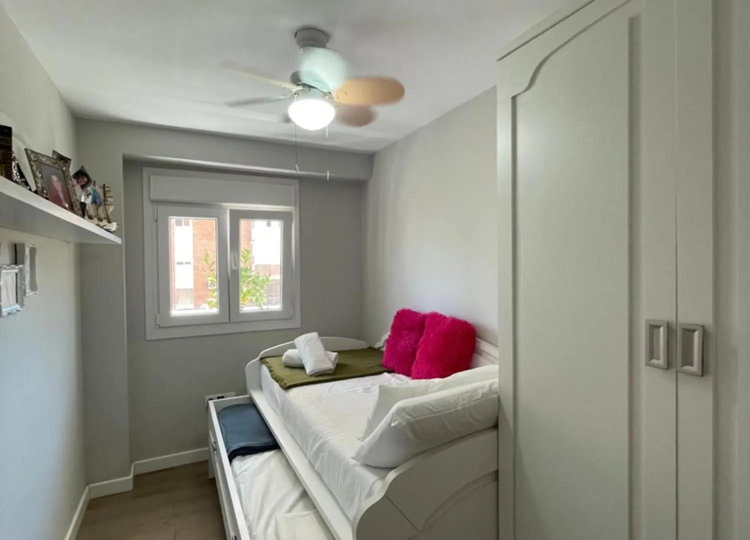 Cozy Room In Stylish Flat Just Steps From The Beach Cadiz Homestay